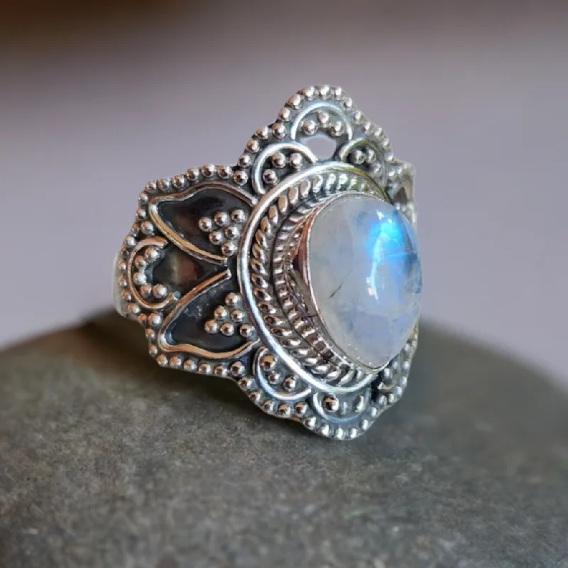 AFRICAN FLOWER - MOONSTONE 925 RING