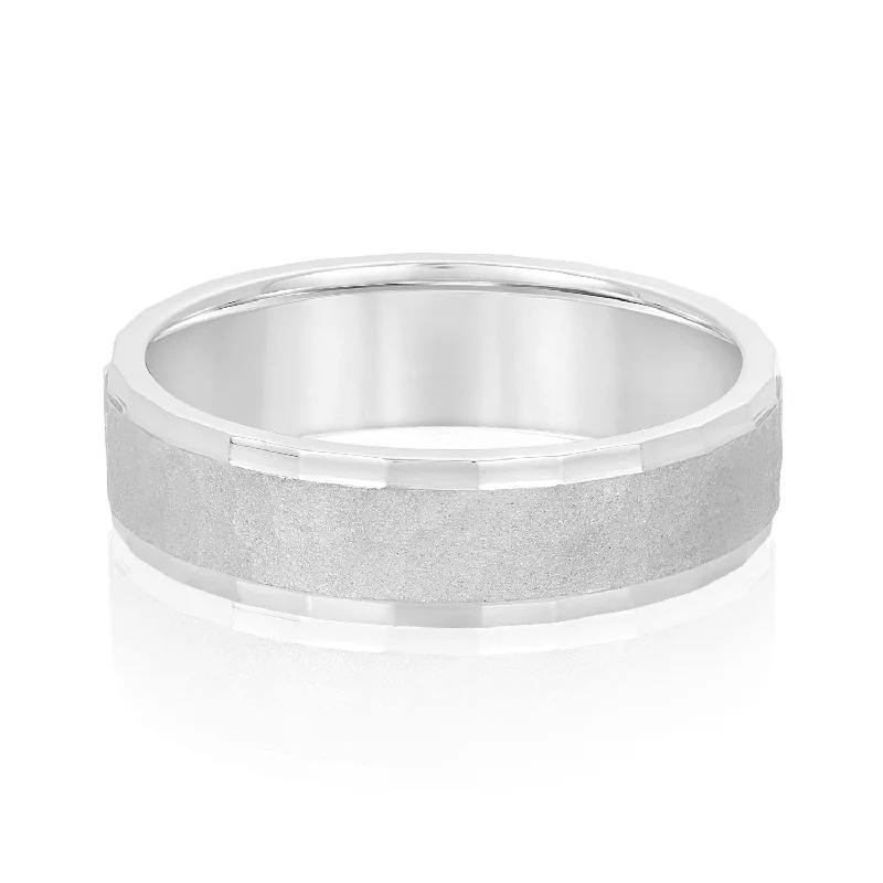 Men's Ridged Edge Light Hammered Center Wedding Band