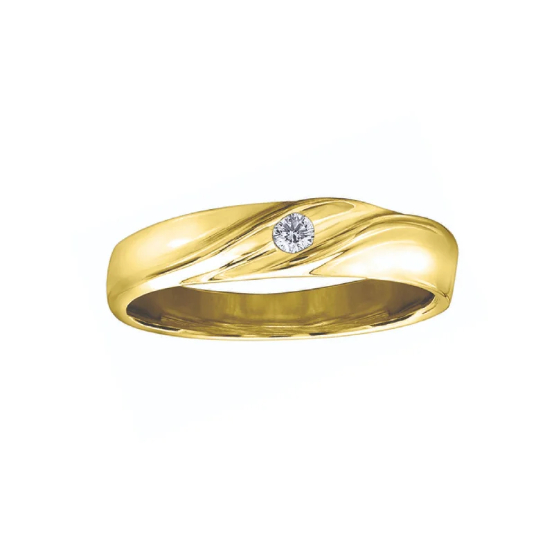 90D00L Solid 10KT Yellow Gold .06CT TW Canadian Diamond Ring